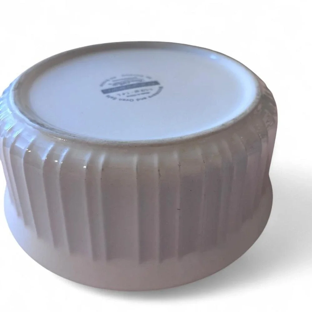 CorningWare French White 1.5 Qt Round Stoneware Casserole Souffle Dish 7.5